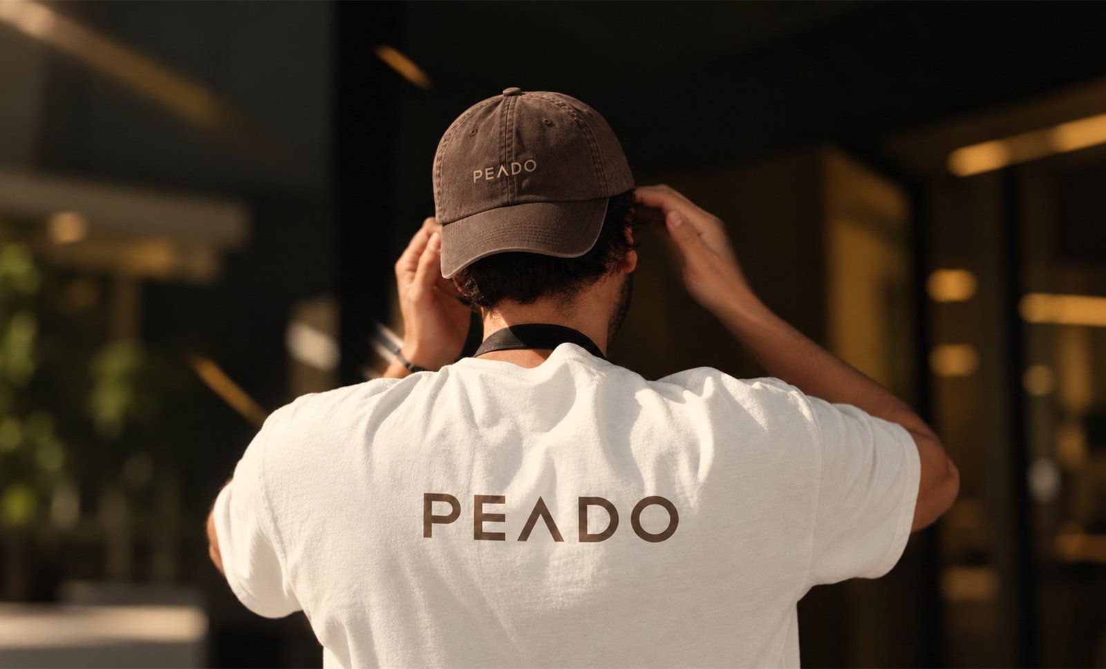 Peado logolu tişört ve şapka
